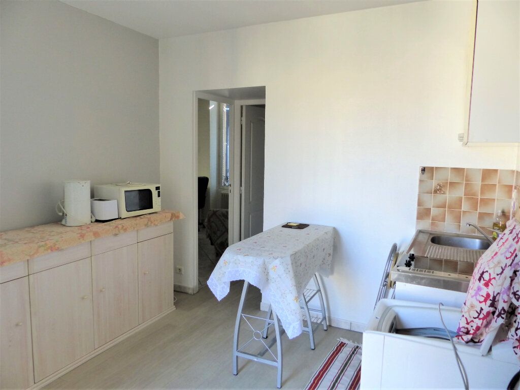 Appartement à louer 2 30.67m2 à Dijon vignette-2