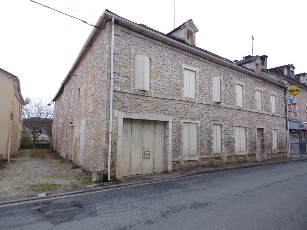 Maison à vendre 11 281.57m2 à Savignac-les-Églises vignette-1