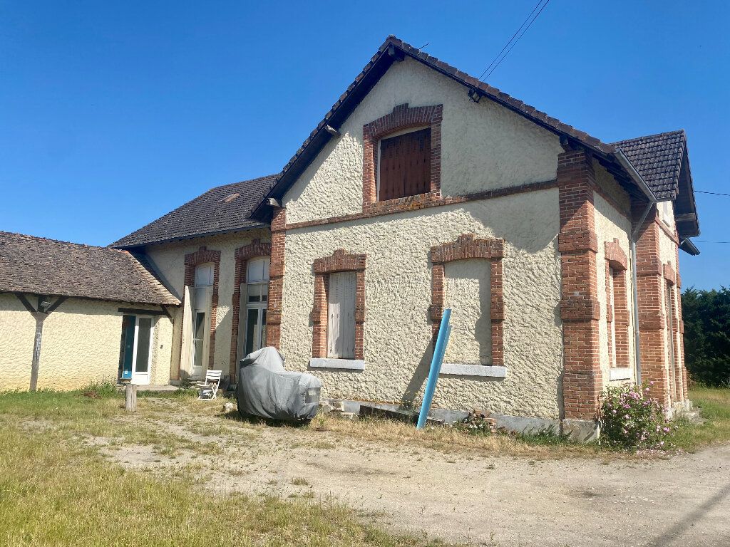 Maison à vendre 10 241m2 à Romorantin-Lanthenay vignette-1