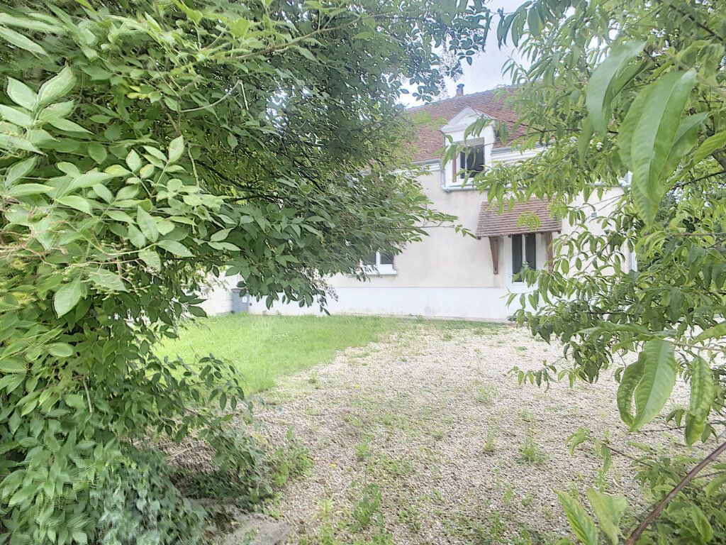 Maison à vendre 3 71m2 à Châtillon-sur-Cher vignette-3