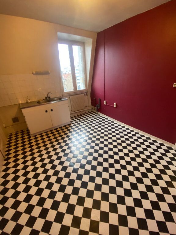 Appartement à louer 2 63m2 à Limoges vignette-3
