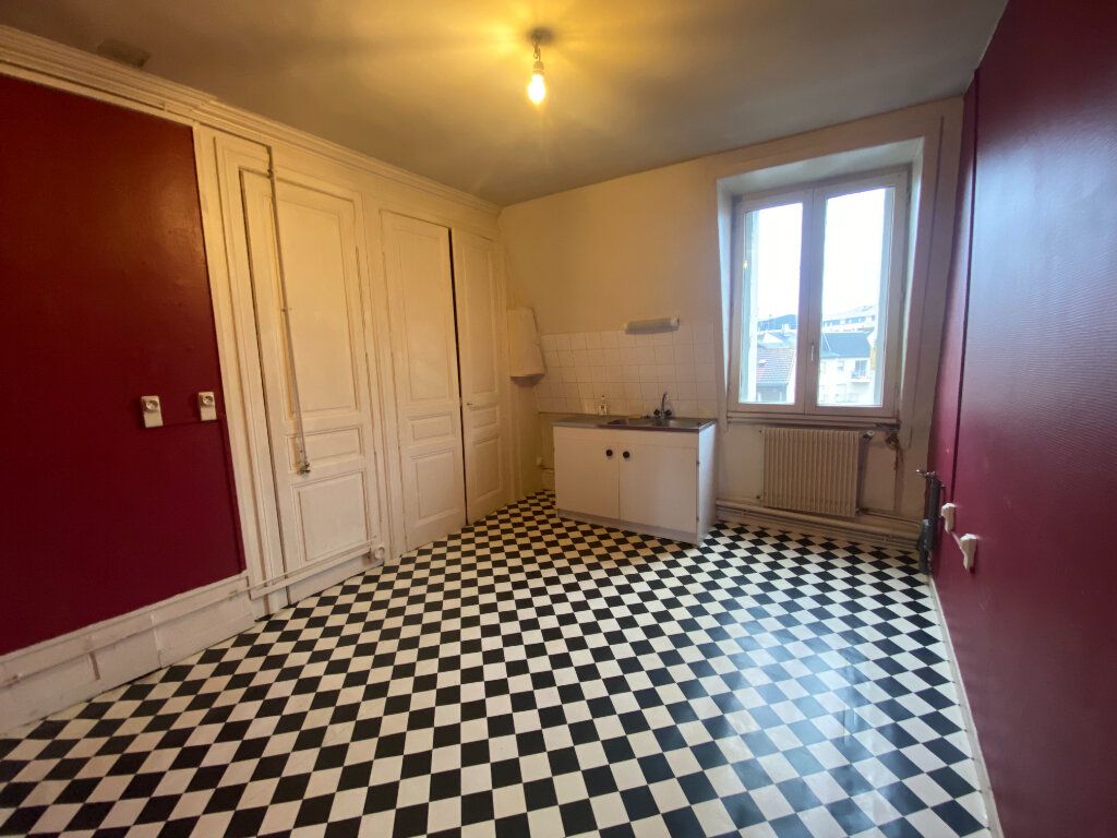 Appartement à louer 2 63m2 à Limoges vignette-4