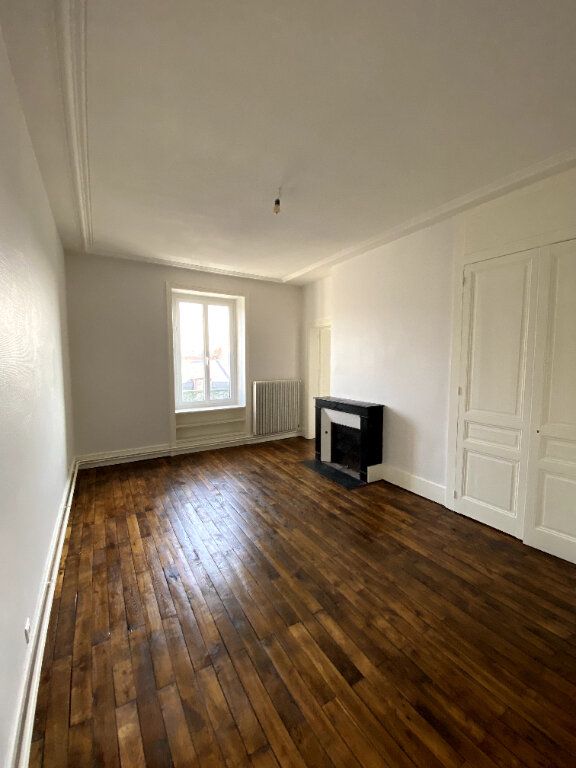 Appartement à louer 4 110m2 à Limoges vignette-2