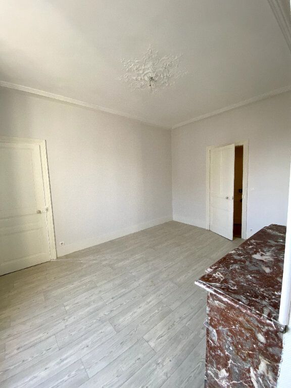 Appartement à louer 4 110m2 à Limoges vignette-5