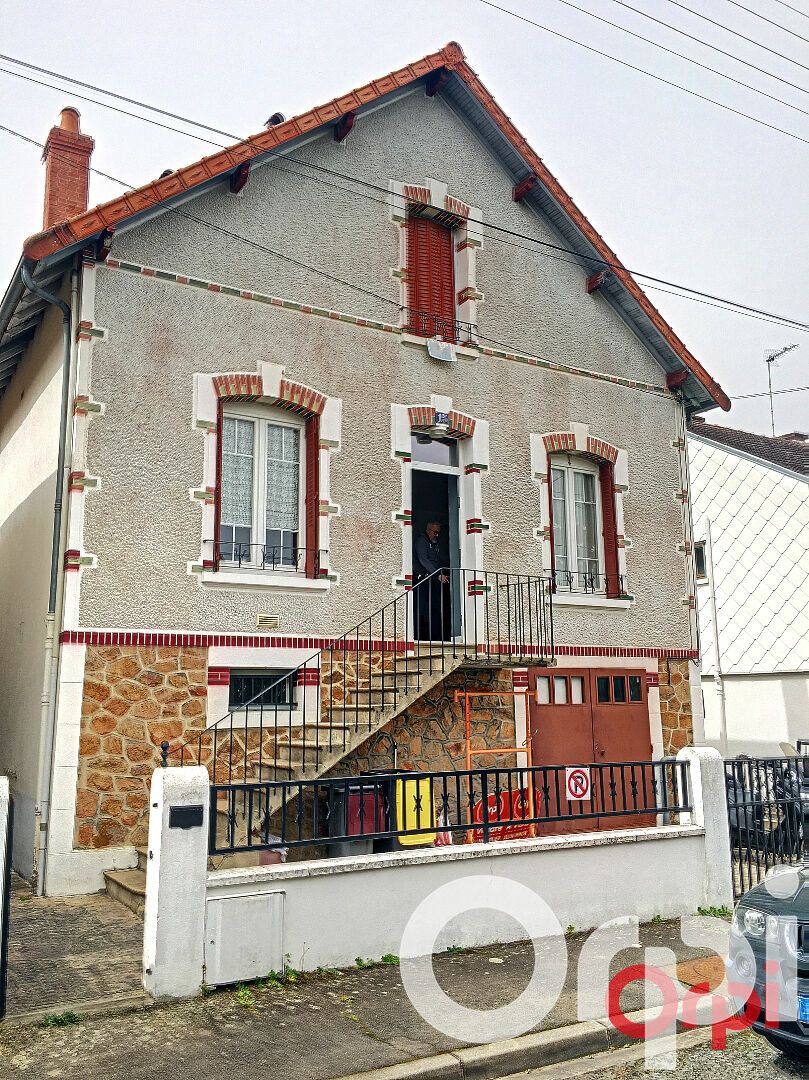 Maison à vendre 5 100m2 à Montluçon vignette-1