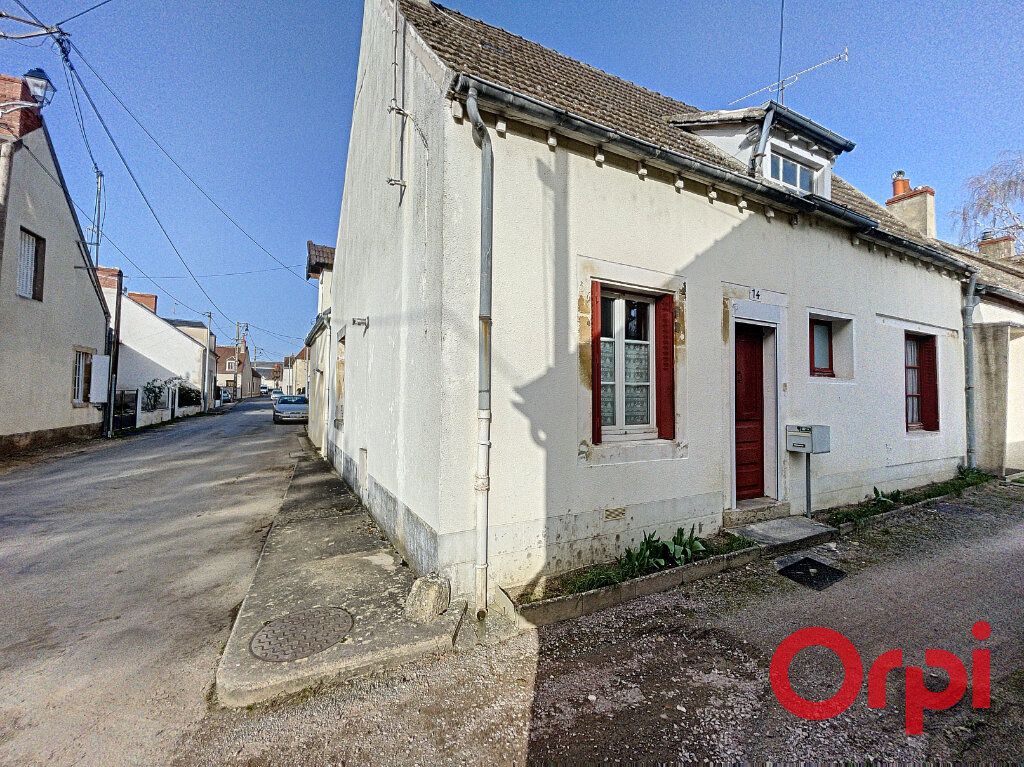 Maison à vendre 2 50m2 à Saint-Amand-Montrond vignette-1