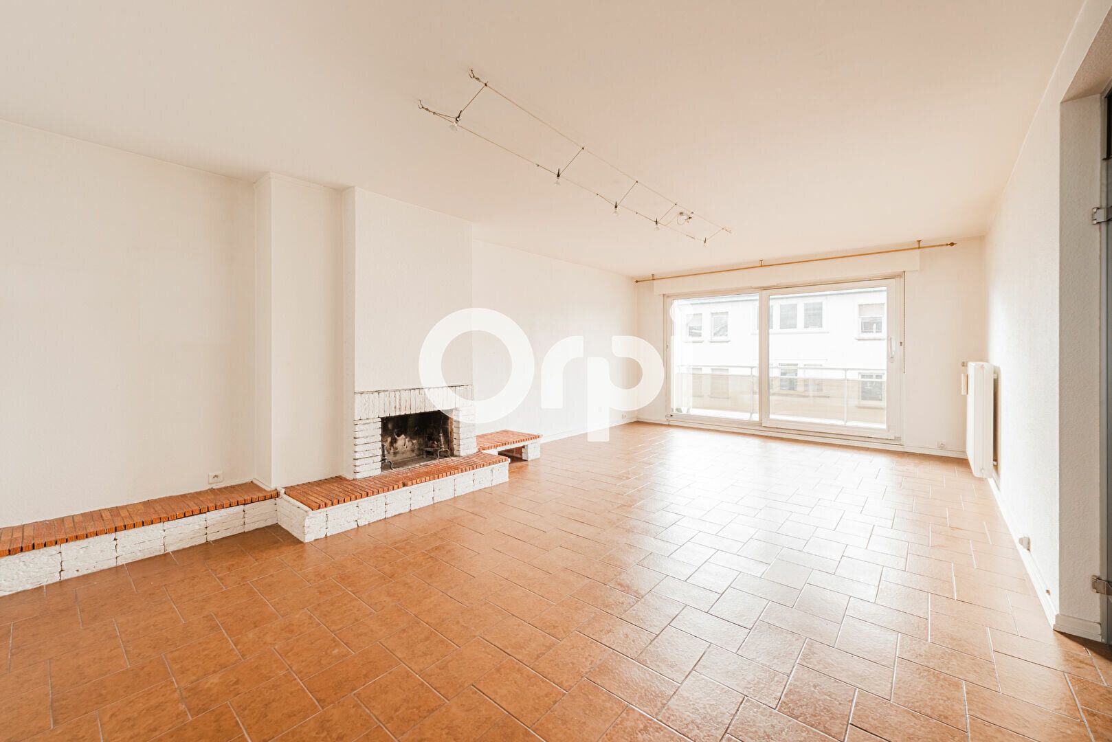 Appartement à vendre 5 128.91m2 à Strasbourg vignette-1
