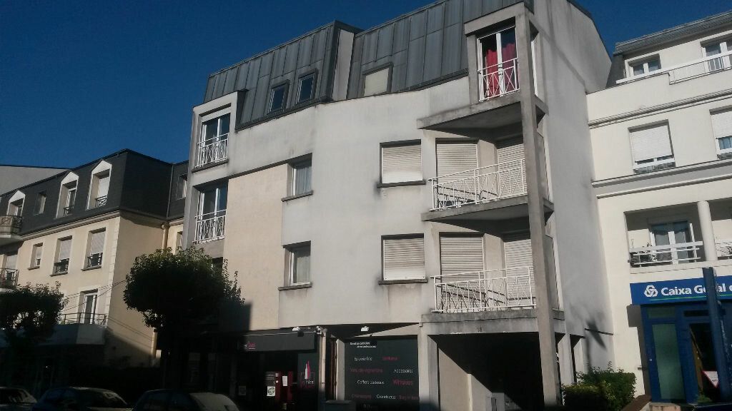 Appartement à louer 2 65.33m2 à Pontault-Combault vignette-1
