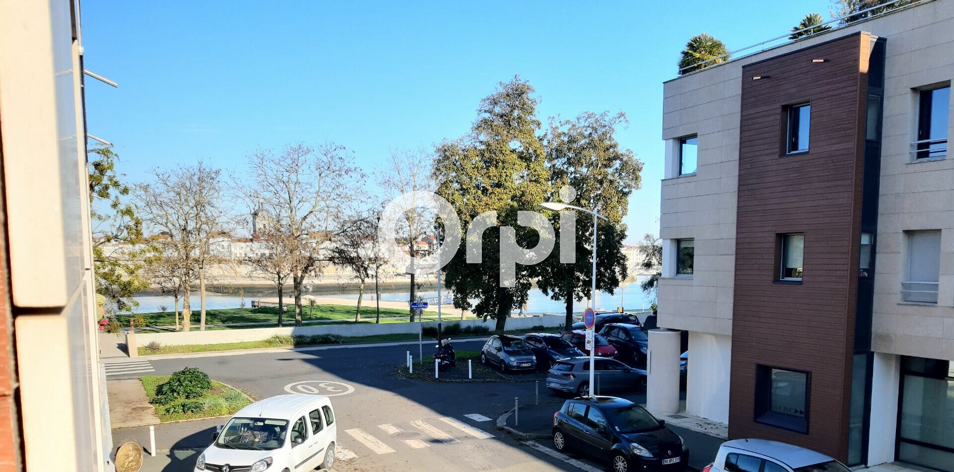 Appartement à vendre 3 82.01m2 à La Rochelle vignette-2