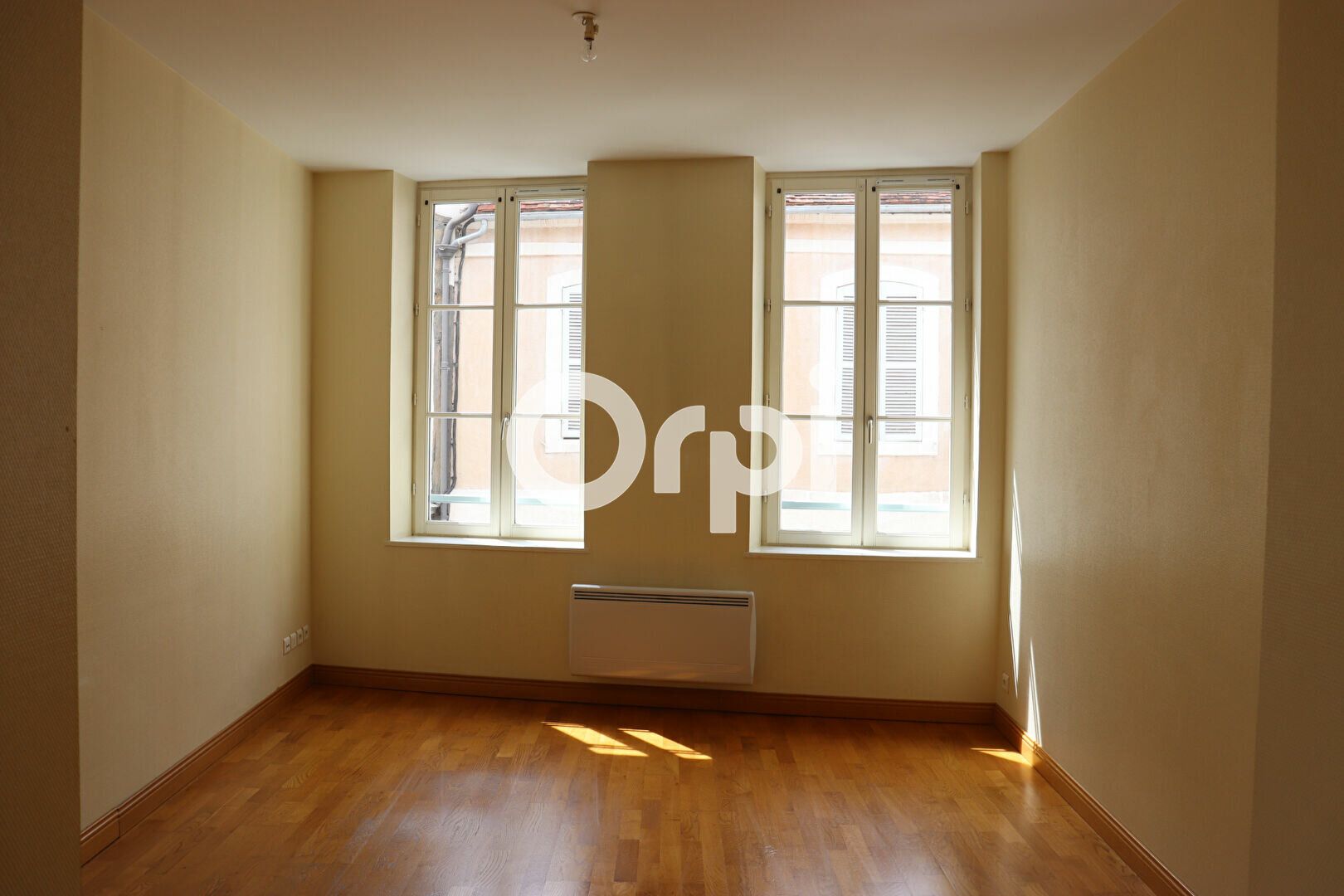 Appartement à louer 2 38m2 à Auxerre vignette-1