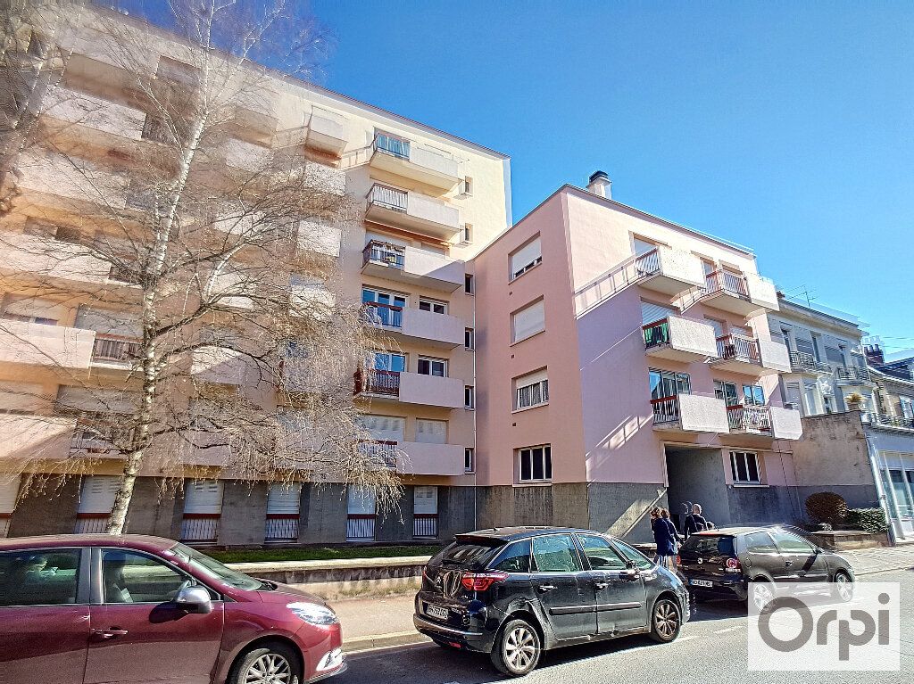 Appartement à louer 1 14.7m2 à Montluçon vignette-4