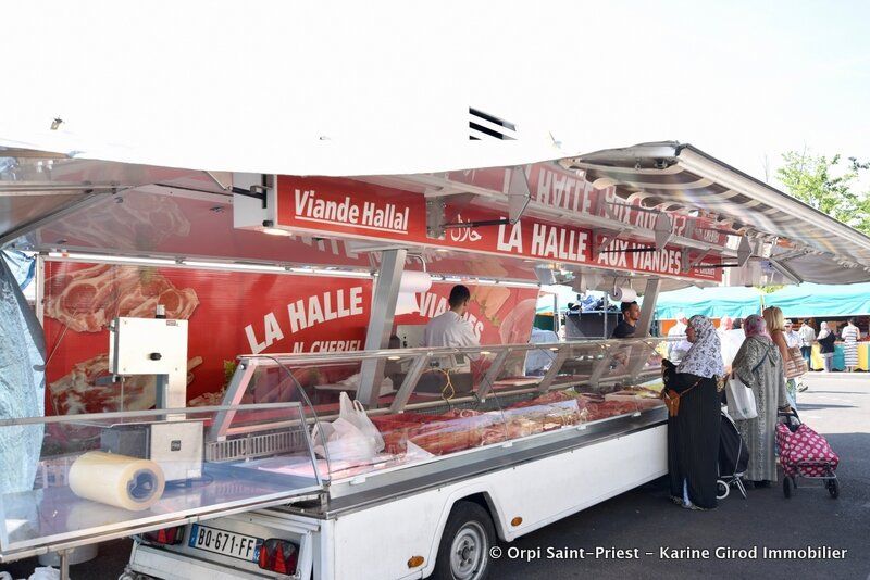 stand viande halal marché de saint-priest