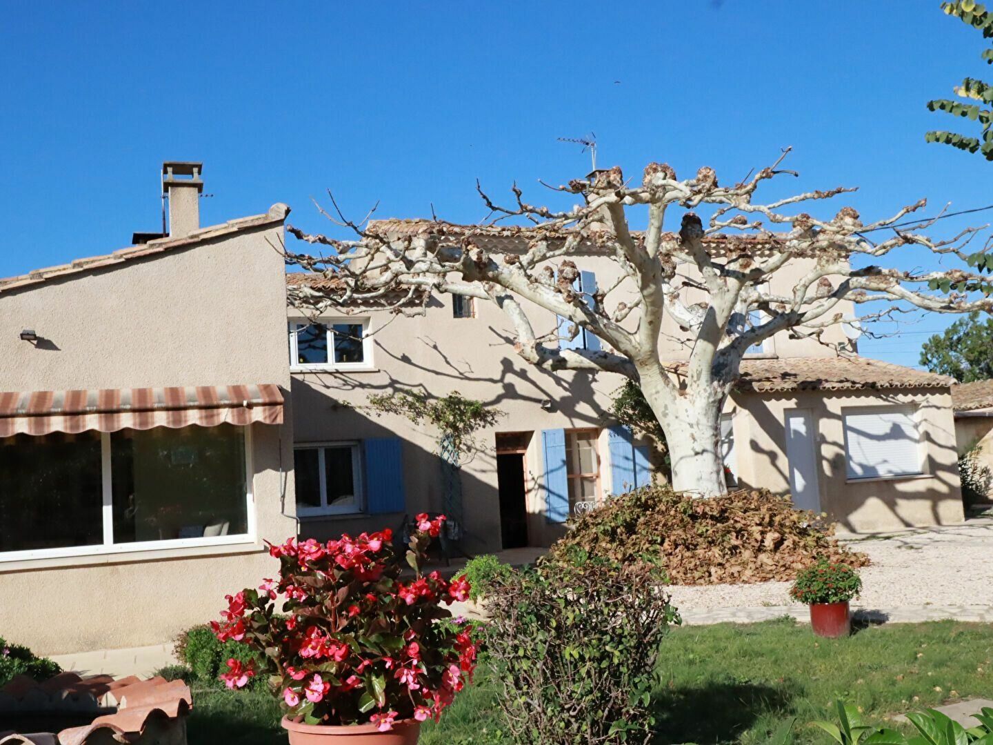 Maison à vendre 7 300m2 à Beaucaire vignette-1