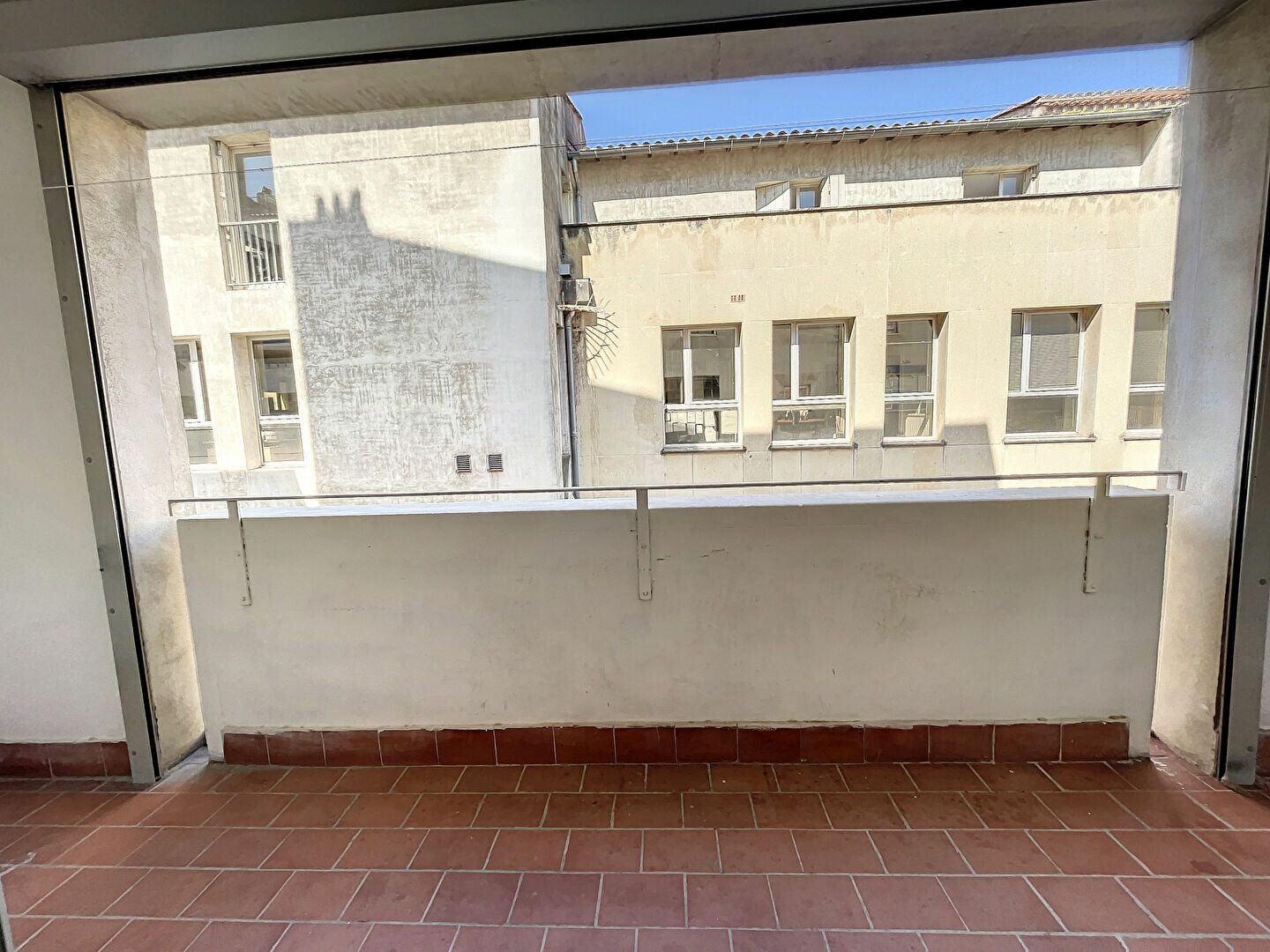 Appartement à vendre 4 119m2 à Avignon vignette-6
