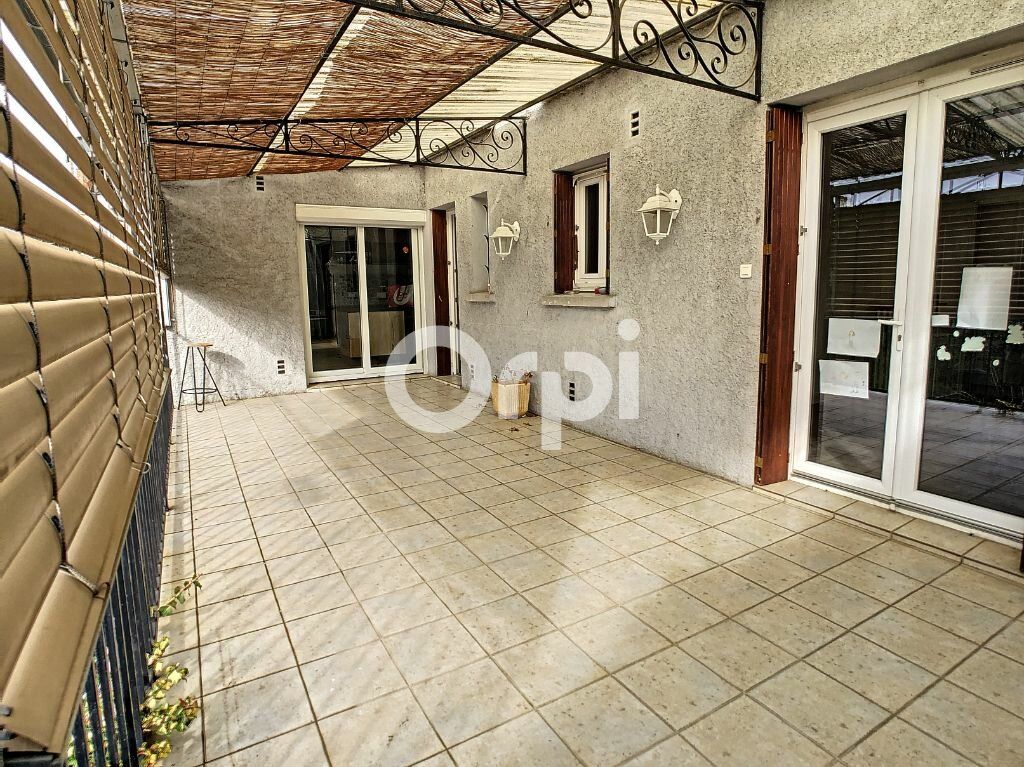 Maison à vendre 9 288m2 à Brive-la-Gaillarde vignette-4