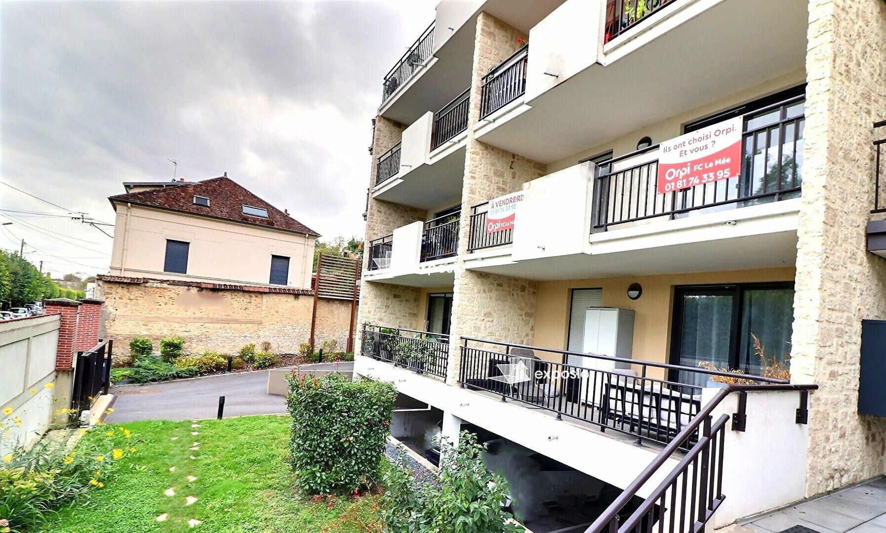 Appartement à vendre 1 0m2 à Le Mée-sur-Seine vignette-2