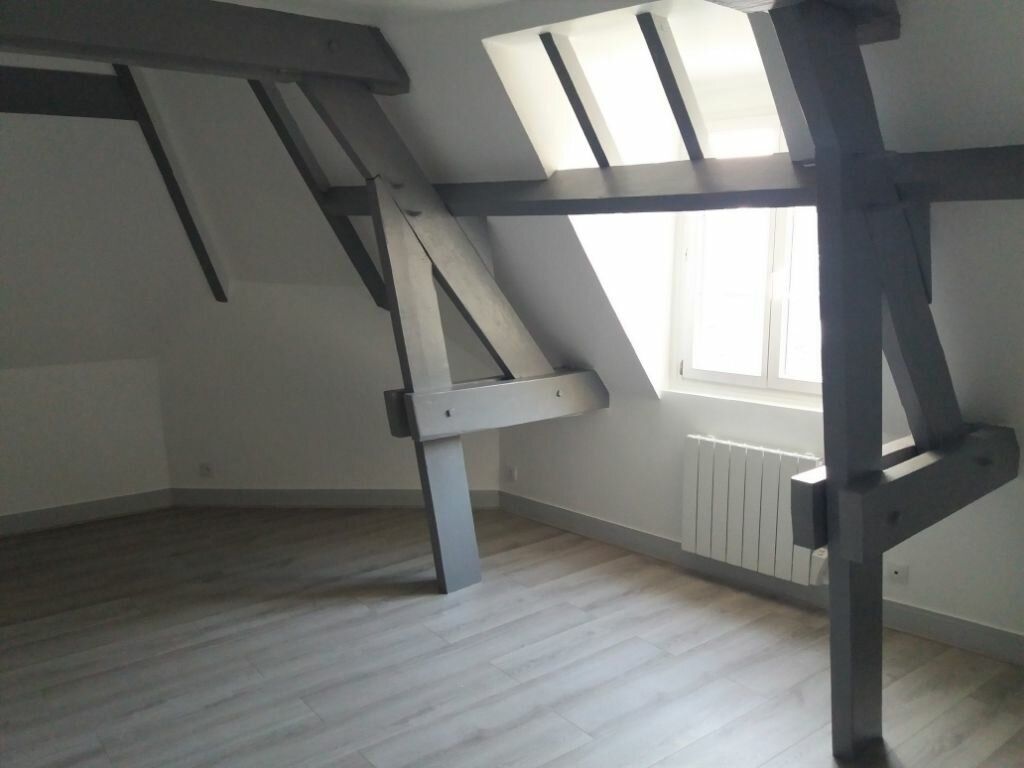 Appartement à louer 1 m2 à Compiègne vignette-7