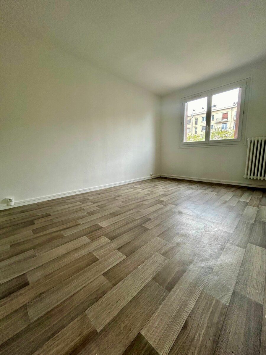 Appartement à louer 4 76.59m2 à Rouen vignette-6
