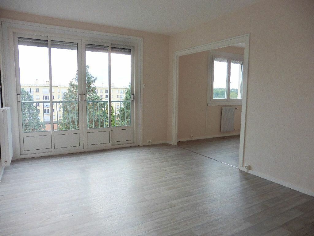 Appartement à louer 2 66.93m2 à Limoges vignette-1