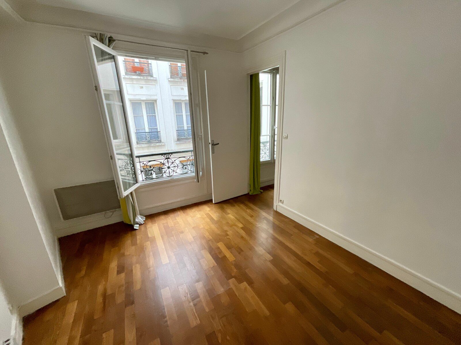 Appartement à vendre 2 30.72m2 à Paris 18 vignette-13