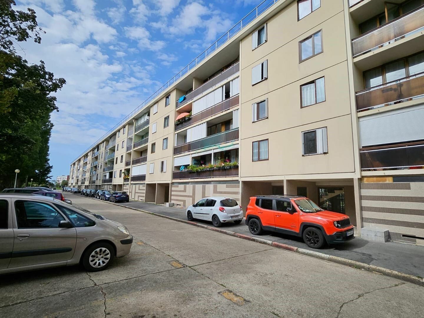 Appartement à vendre 4 69.19m2 à Clichy-sous-Bois vignette-1