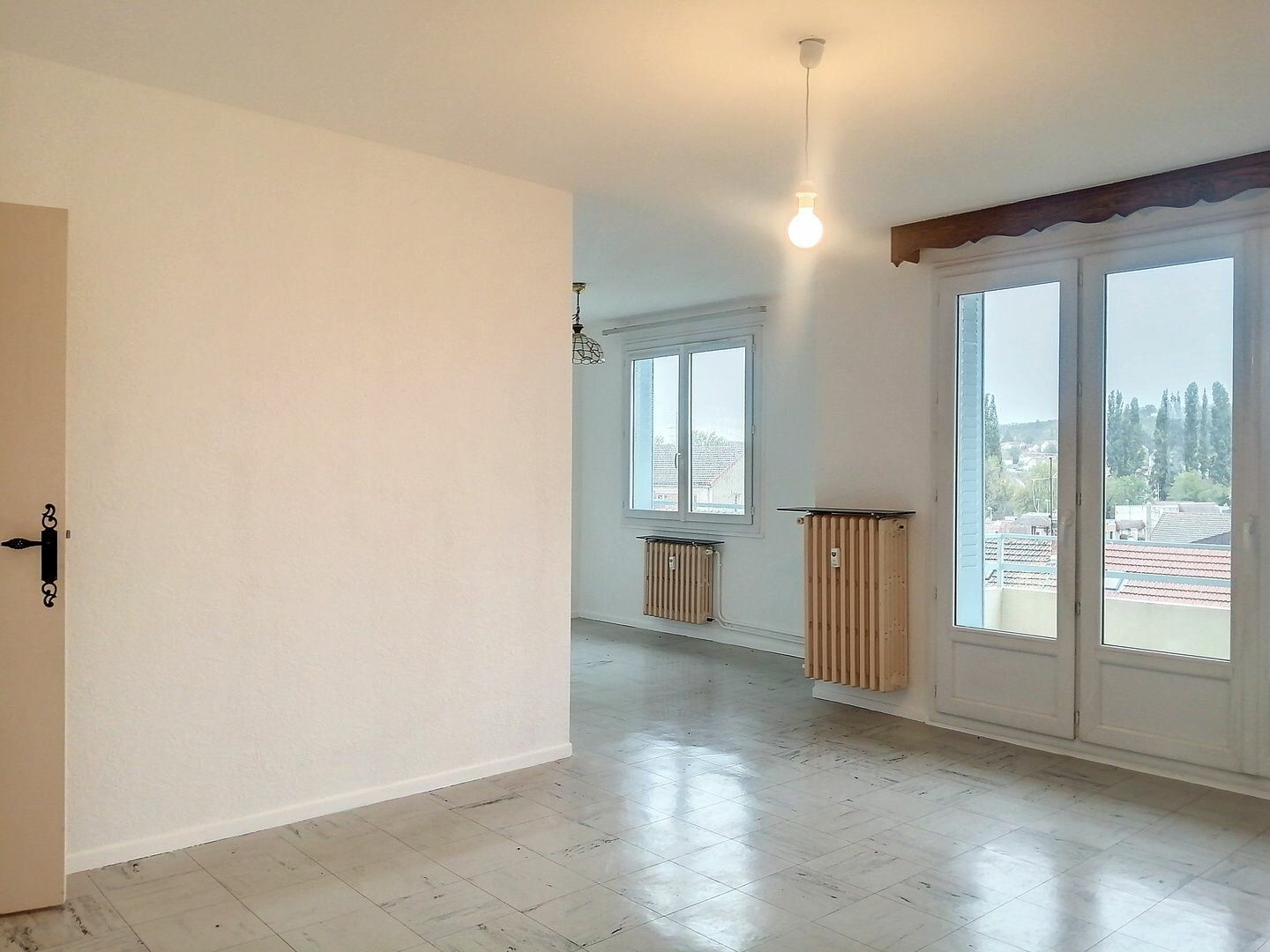 Appartement à vendre 4 75m2 à Montluçon vignette-1