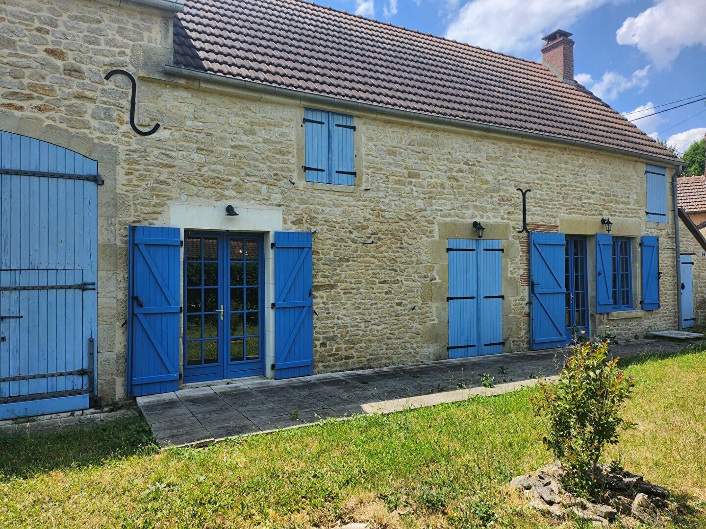 Maison à vendre 3 102m2 à Varennes-lès-Narcy vignette-1