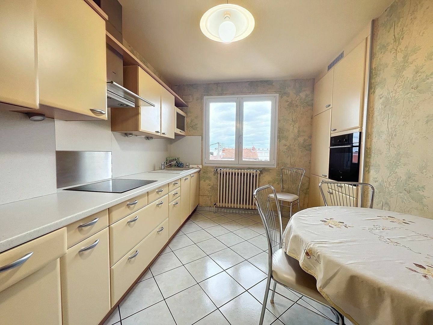 Appartement à vendre 4 104.2m2 à Clermont-Ferrand vignette-2