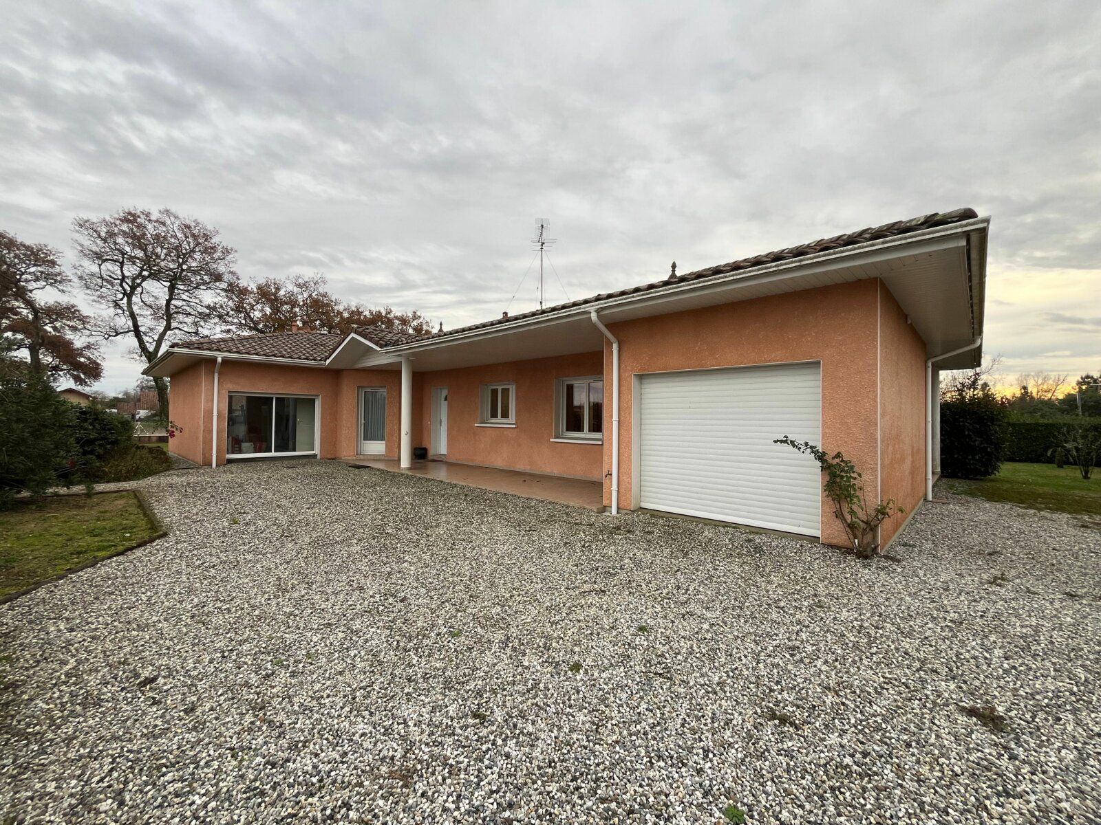 Maison à vendre 4 116.73m2 à Rion-des-Landes vignette-1
