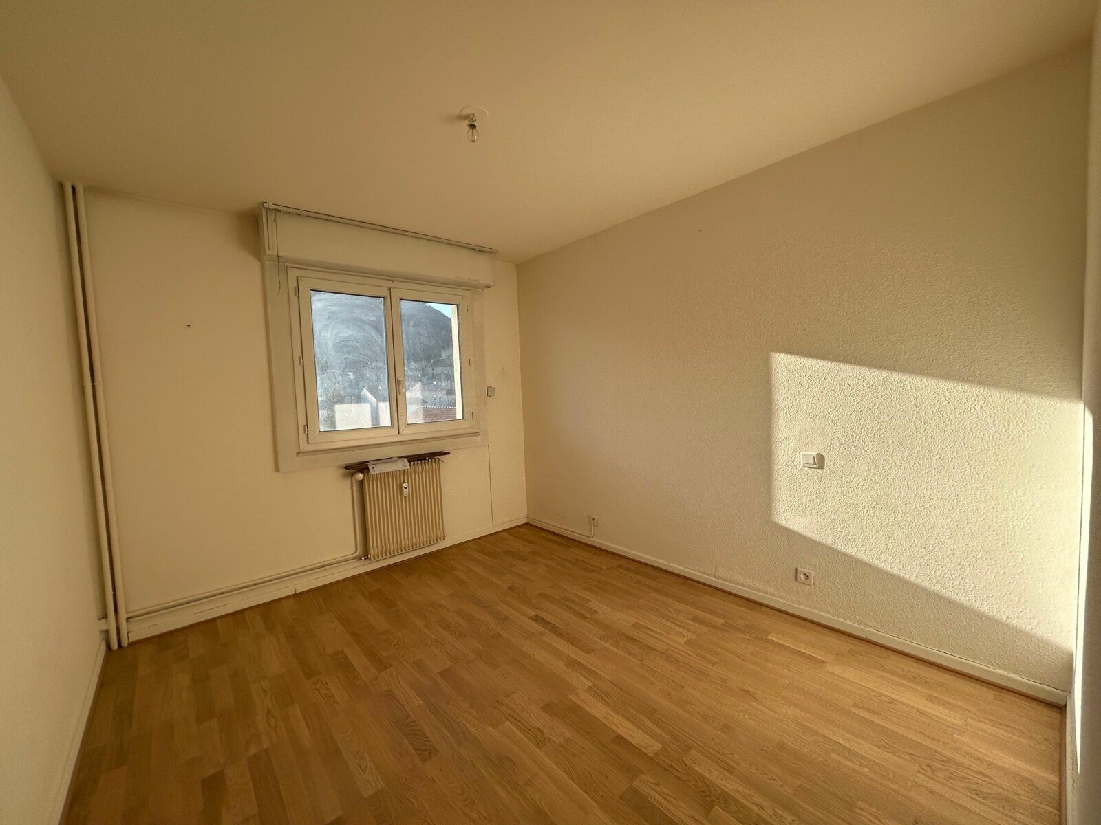 Appartement à louer 4 87.68m2 à Vals-les-Bains vignette-7