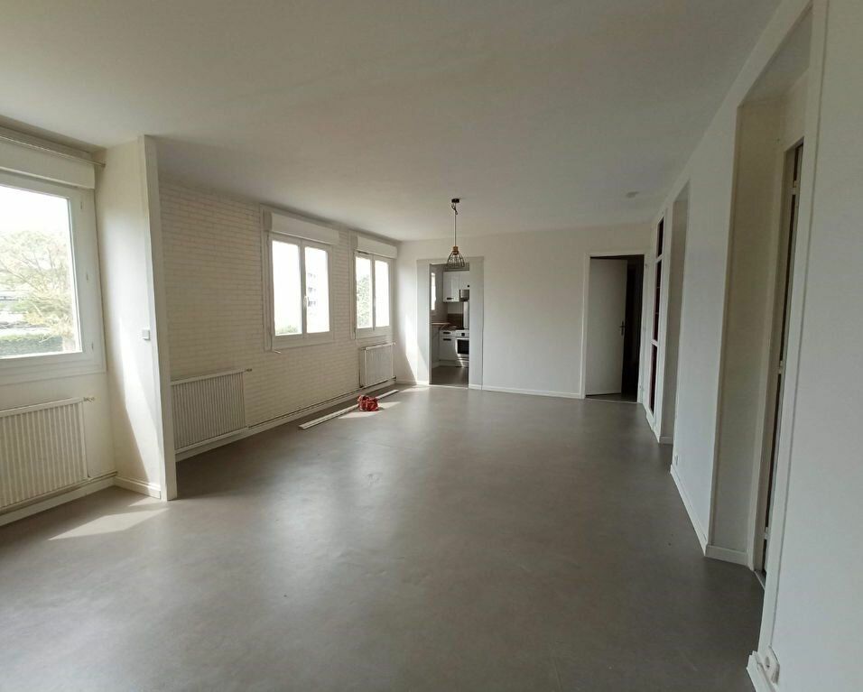 Appartement à louer 4 m2 à La Rochelle vignette-1