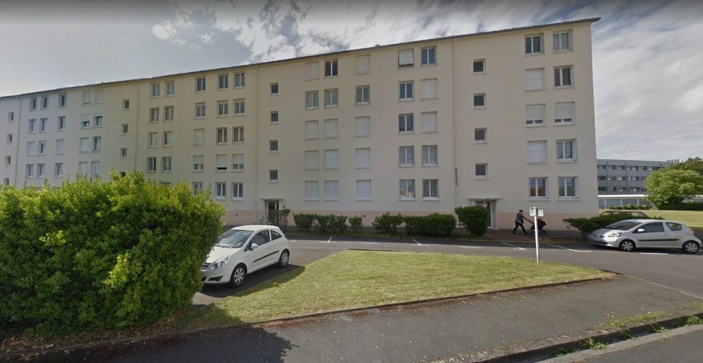 Appartement à louer 4 m2 à La Rochelle vignette-7