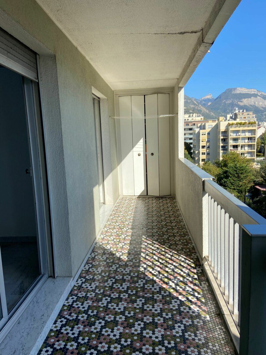 Appartement à louer 3 84m2 à Grenoble vignette-5
