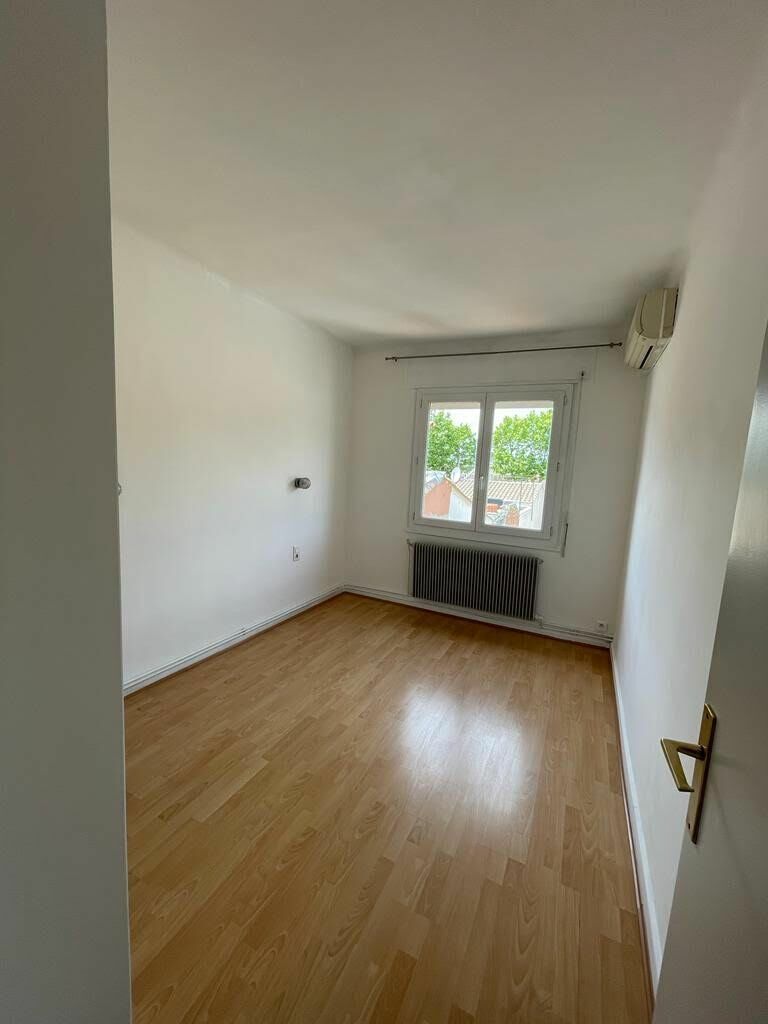 Appartement à vendre 5 115.3m2 à Narbonne vignette-4
