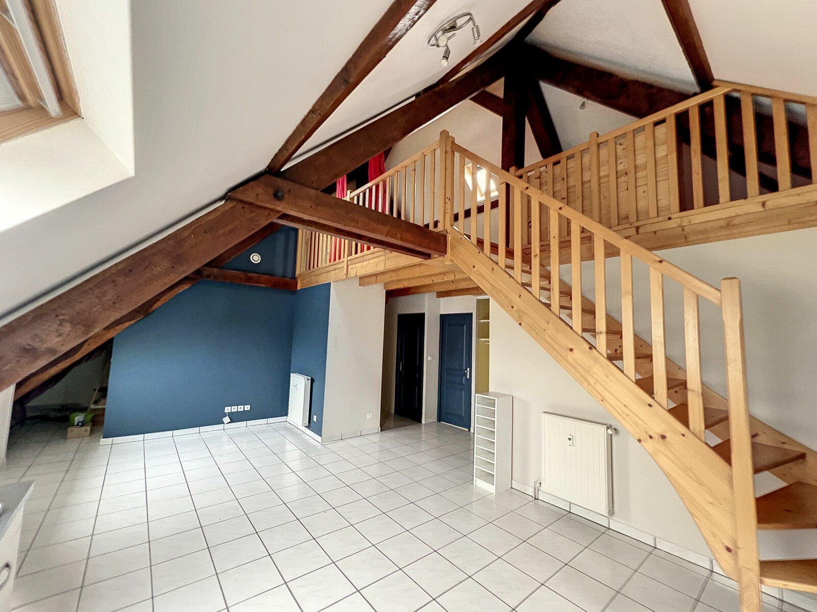 Appartement à vendre 3 70m2 à Saint-Flour vignette-1
