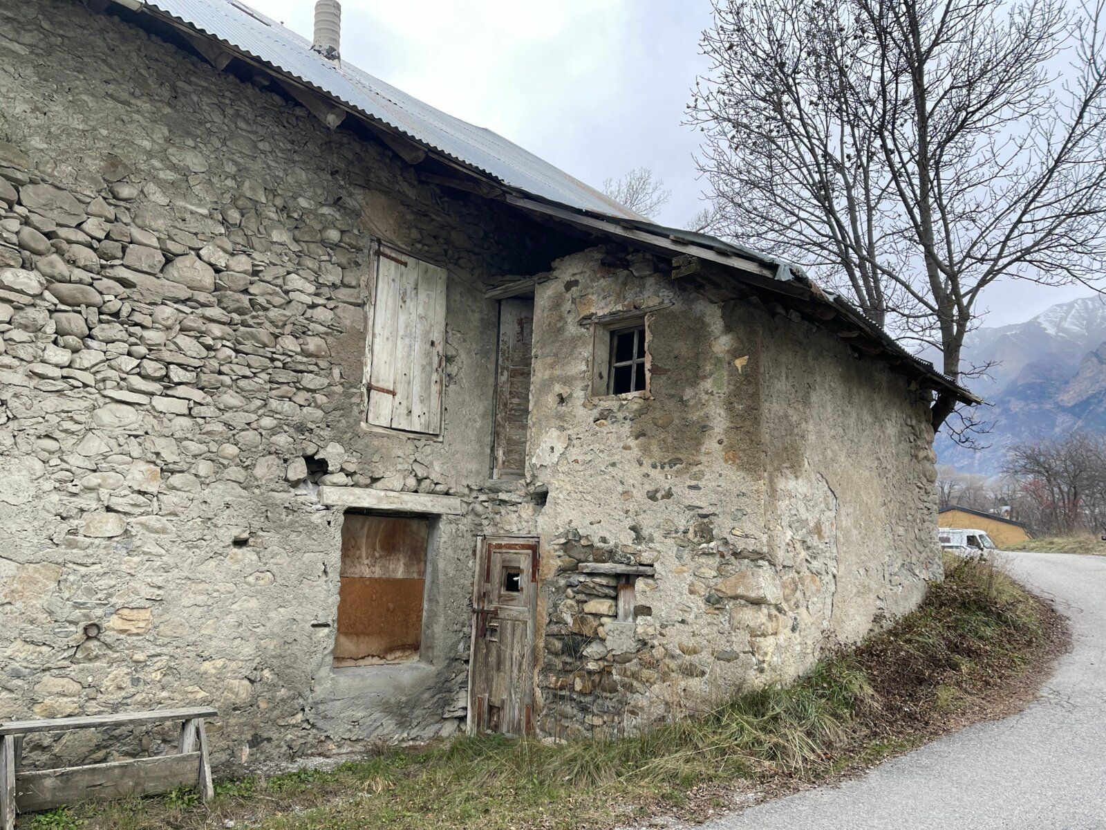 Maison à vendre 2 335m2 à Châteauroux-les-Alpes vignette-5