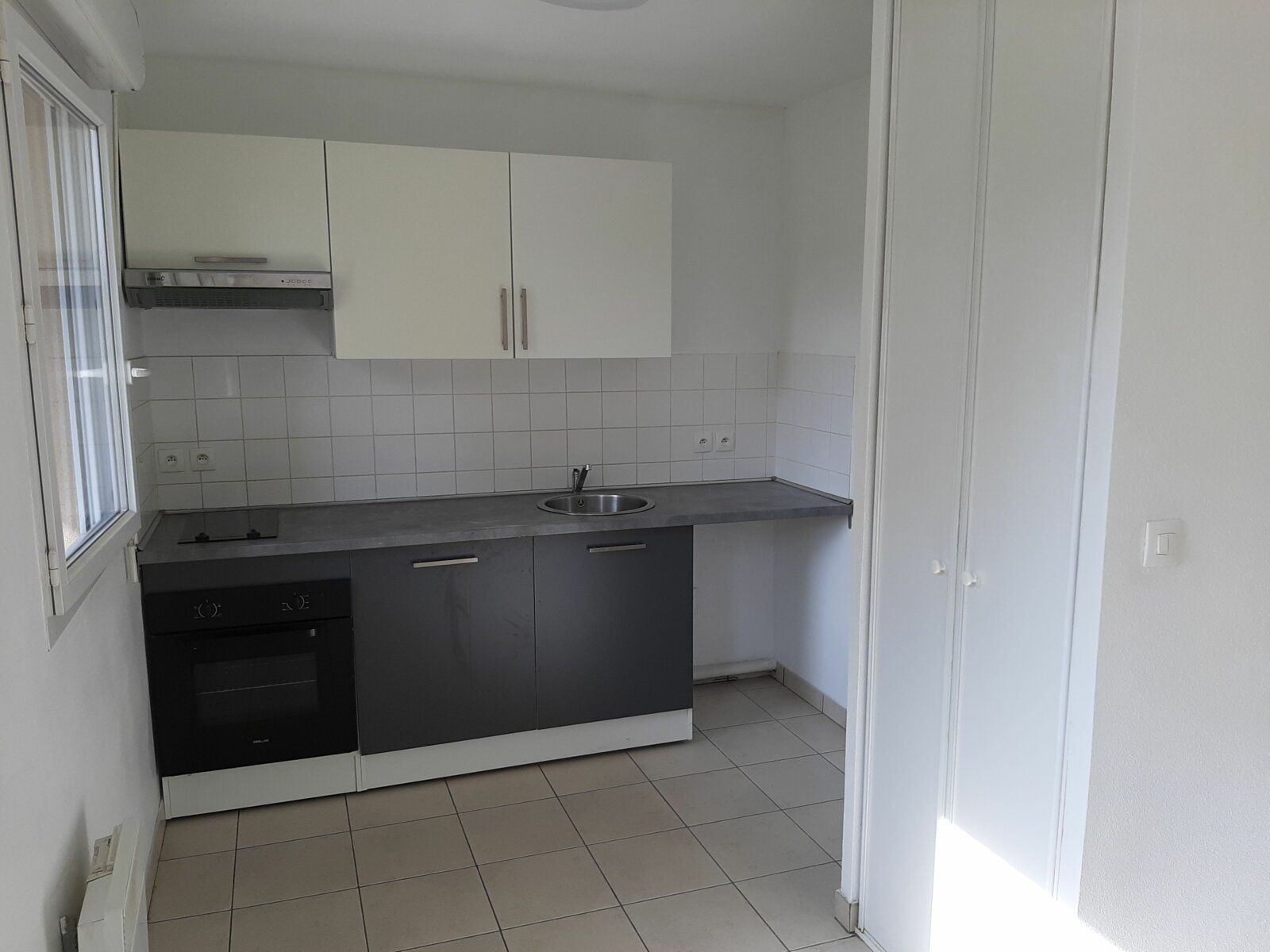 Appartement à louer 1 30m2 à Saint-Aubin-lès-Elbeuf vignette-2