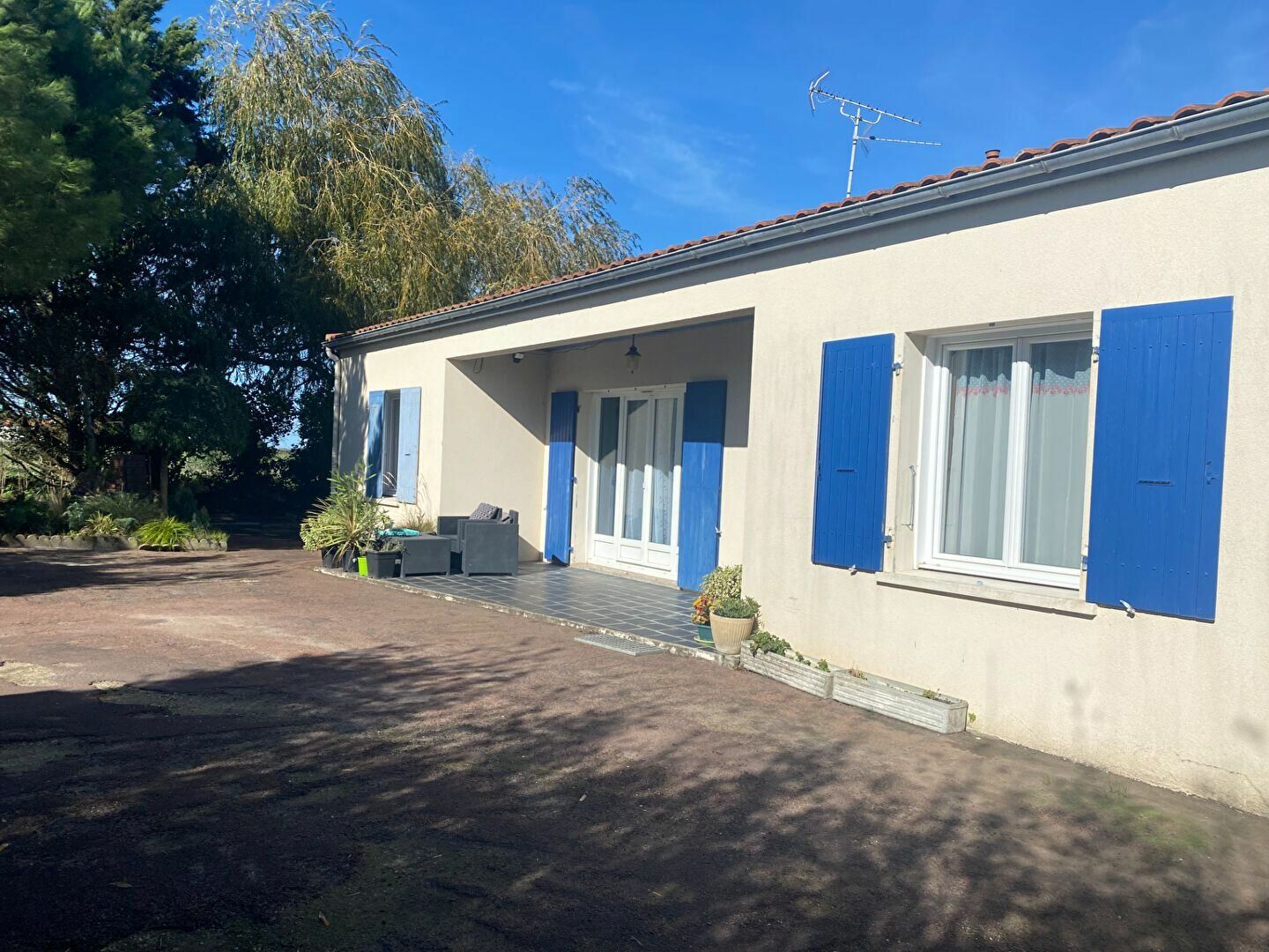 Maison à vendre 4 137m2 à Saint-Nazaire-sur-Charente vignette-1
