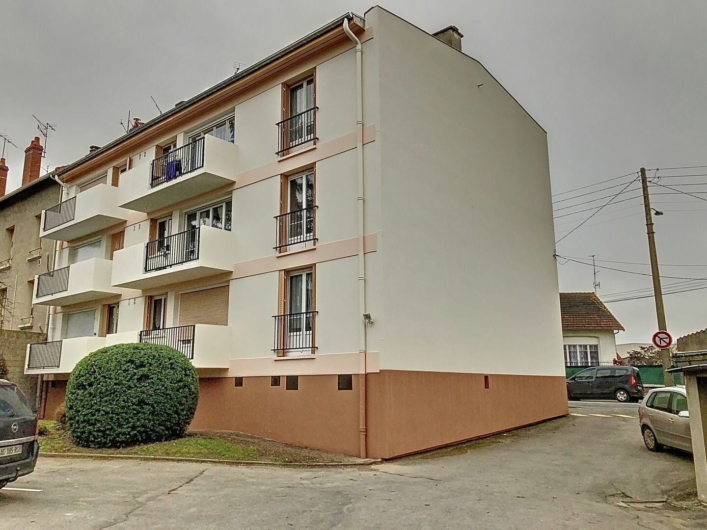 Appartement à vendre 4 m2 à Montluçon vignette-6