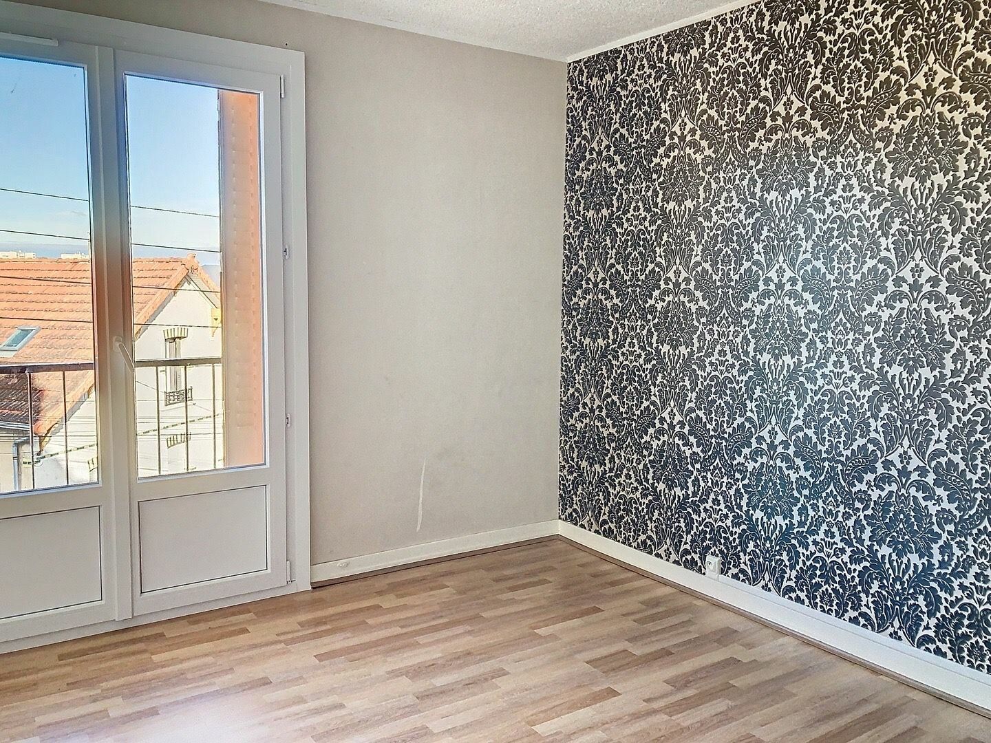 Appartement à vendre 4 m2 à Montluçon vignette-2