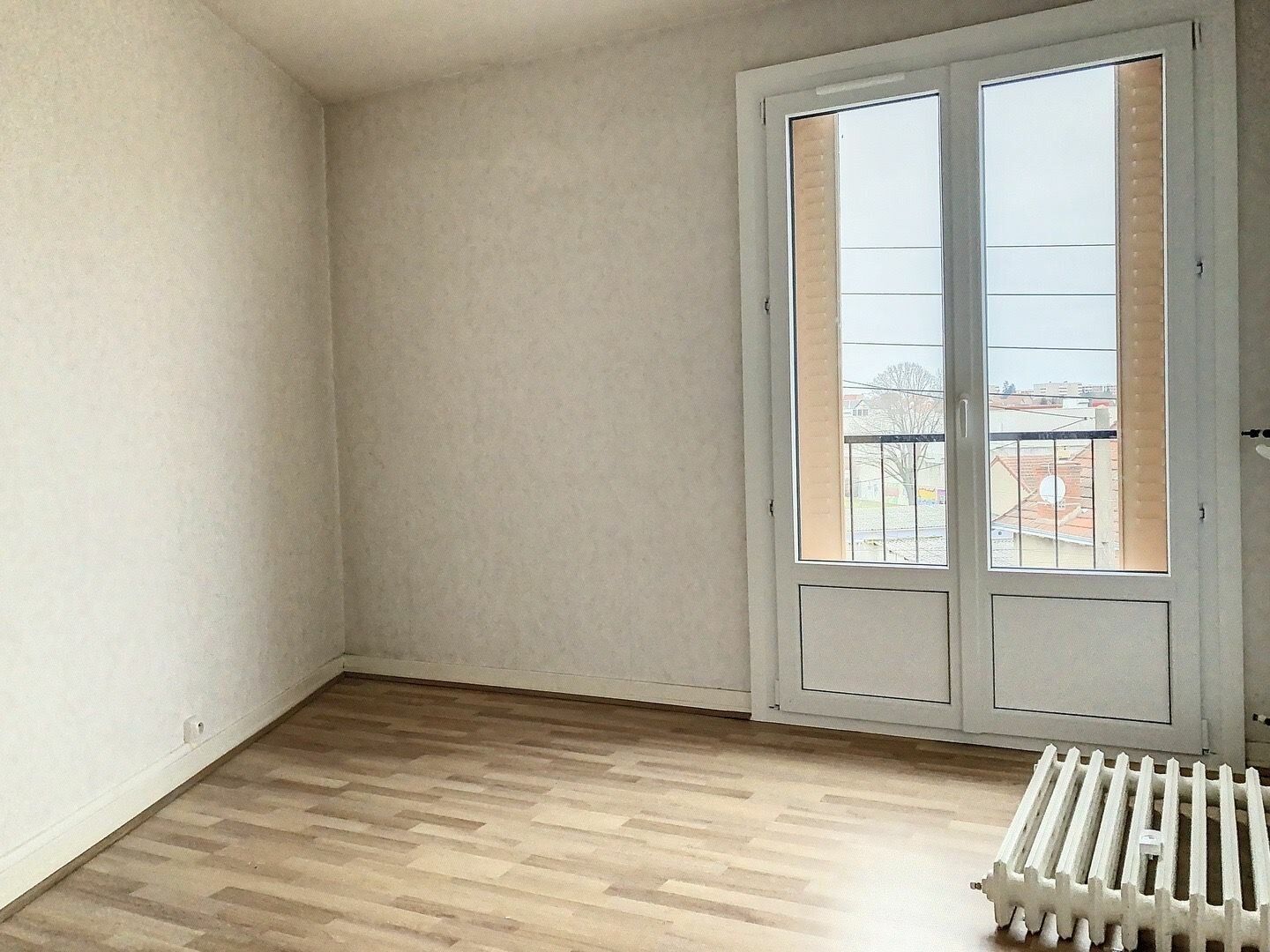 Appartement à vendre 4 m2 à Montluçon vignette-5