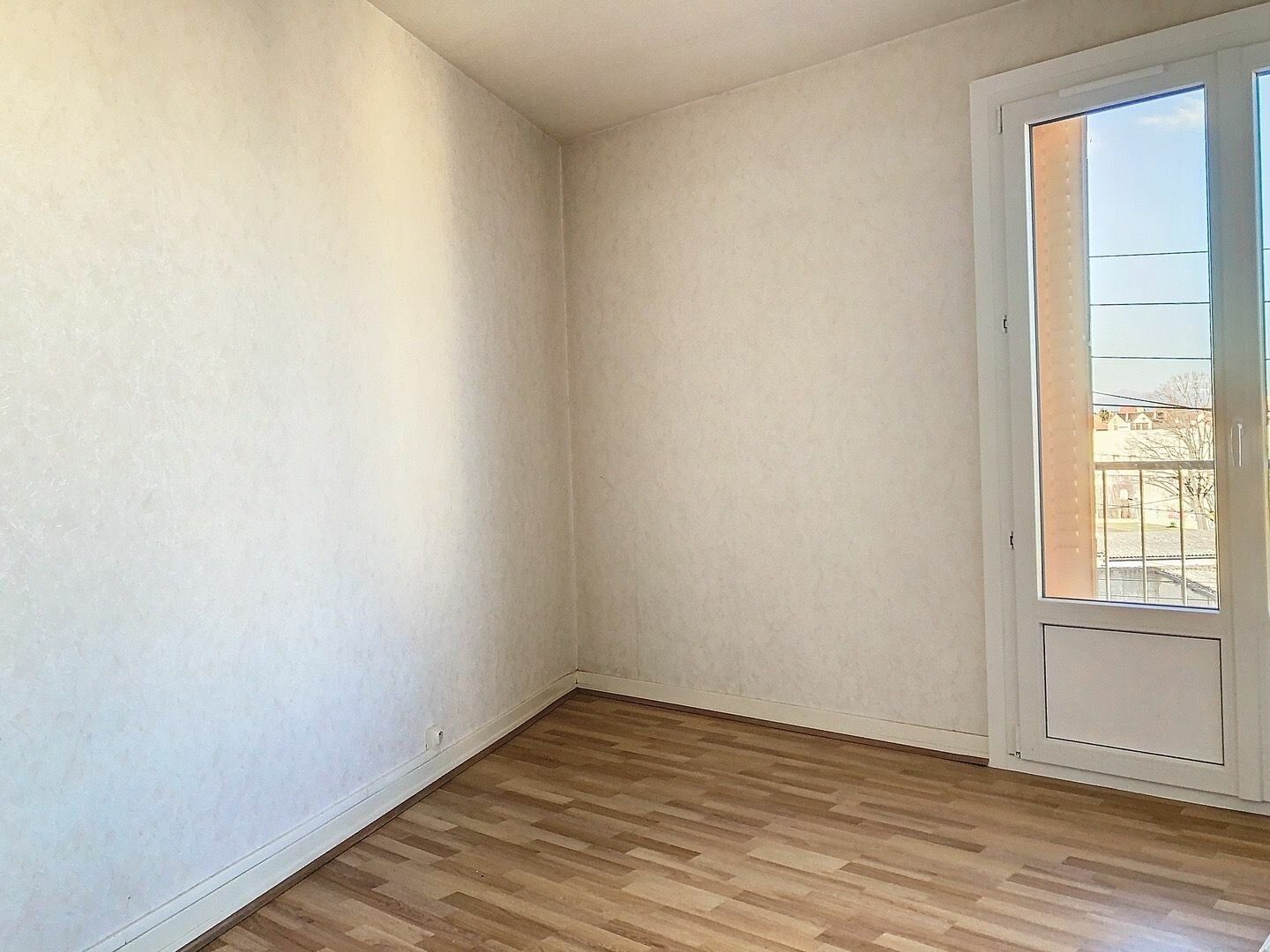 Appartement à vendre 4 m2 à Montluçon vignette-3