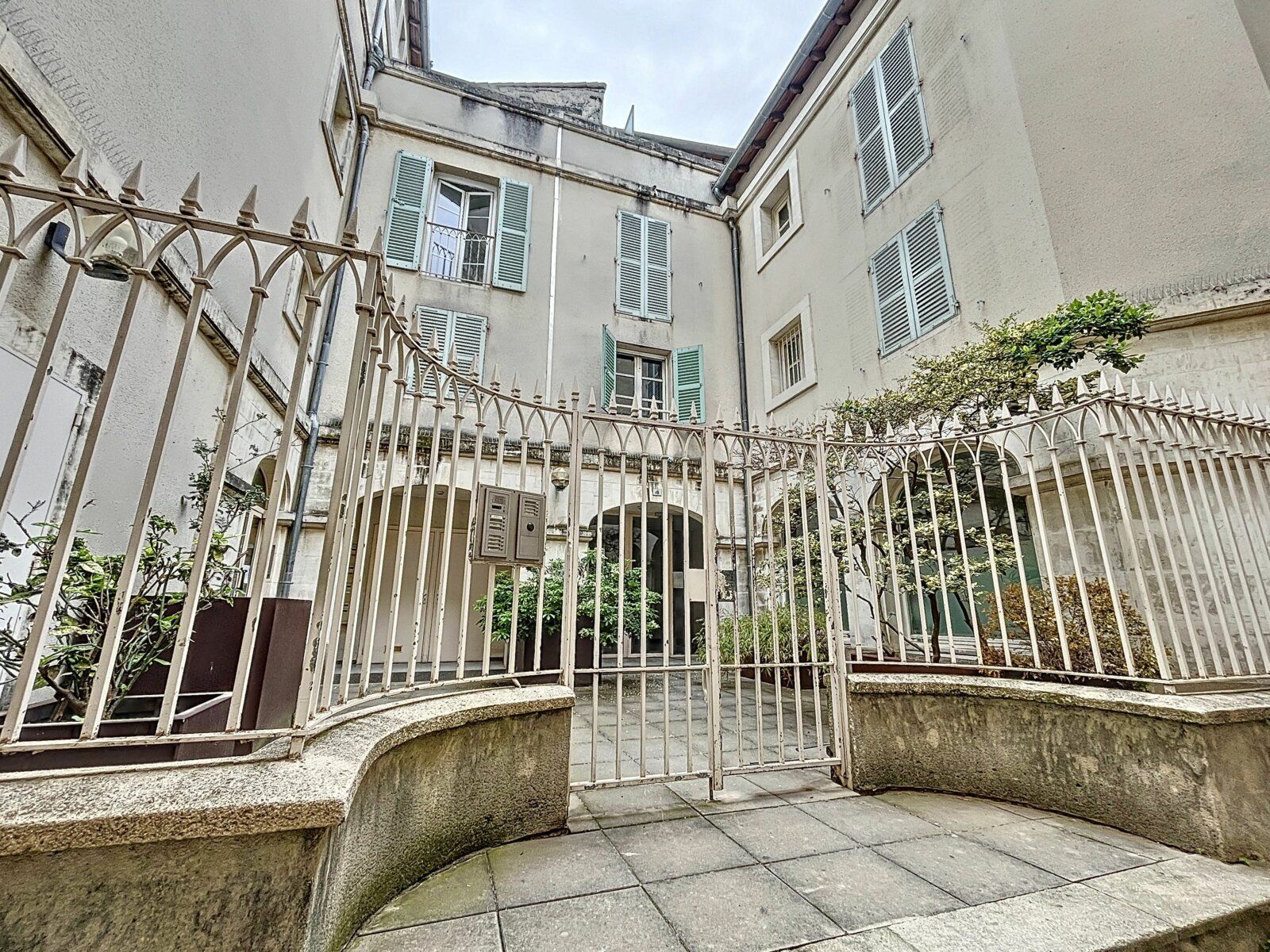 Appartement à vendre 3 68m2 à Avignon vignette-1