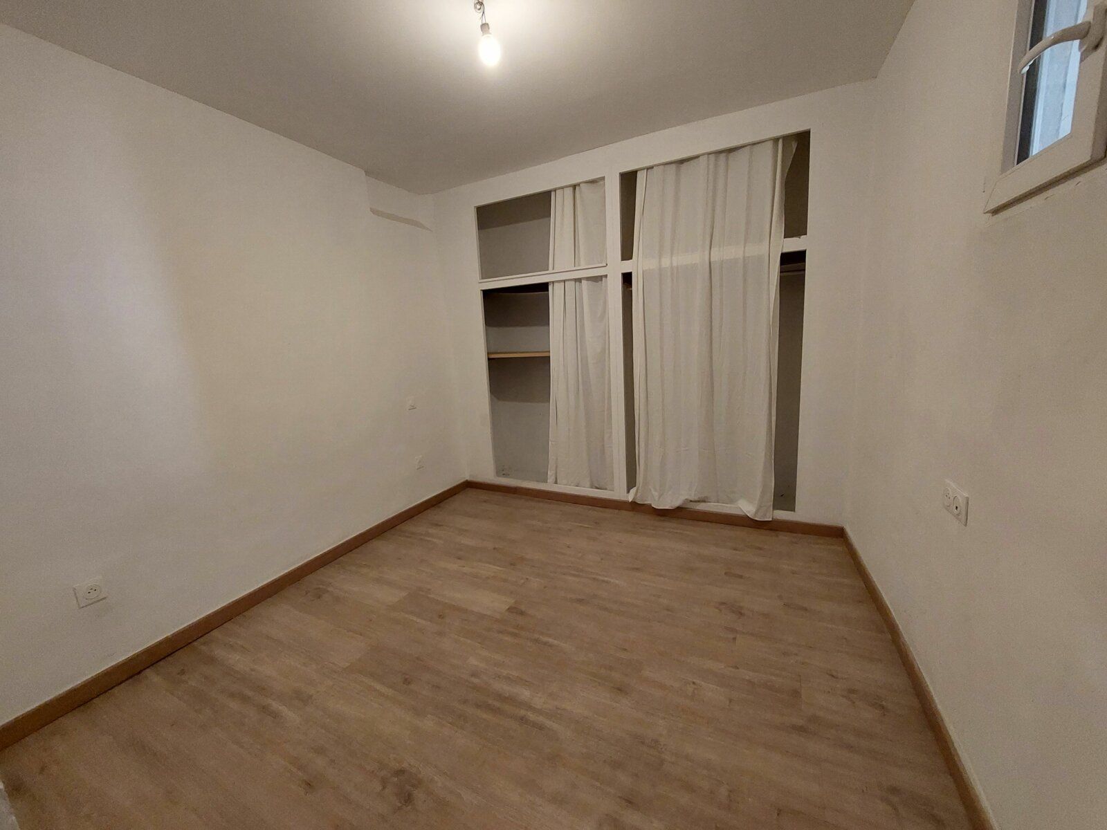 Appartement à vendre 2 m2 à Aups vignette-3