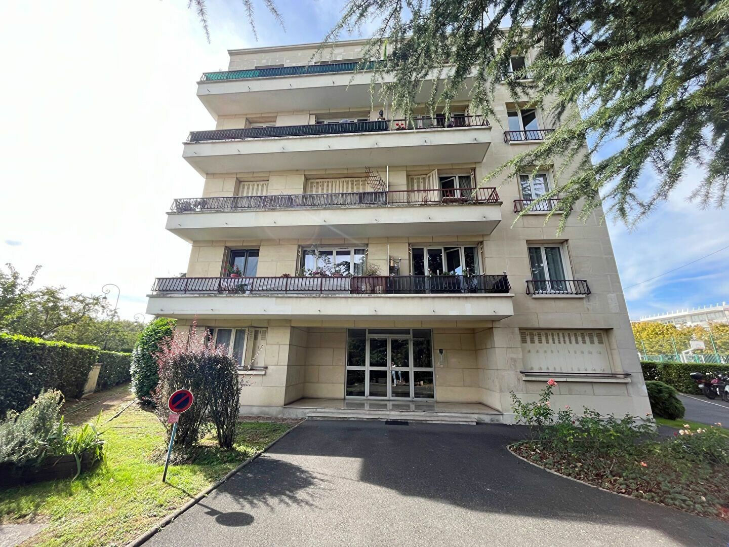 Appartement à vendre 3 65.3m2 à Neuilly-Plaisance vignette-1