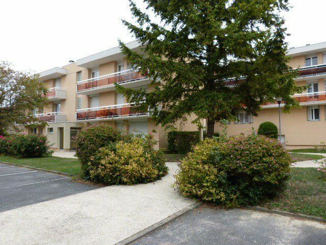 Appartement à louer 2 51.95m2 à Pont-Sainte-Maxence vignette-1