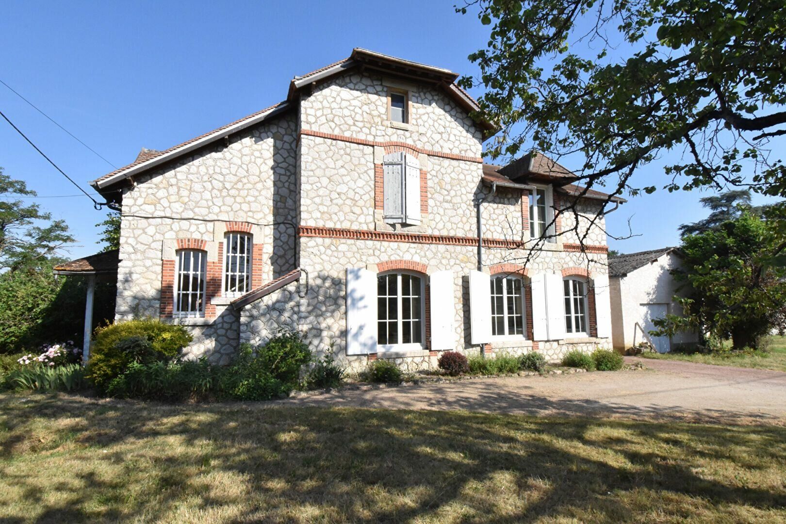 Maison à vendre 6 176m2 à Cosne-Cours-sur-Loire vignette-1