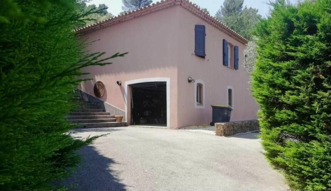 Maison à vendre 5 165m2 à Méounes-lès-Montrieux vignette-2