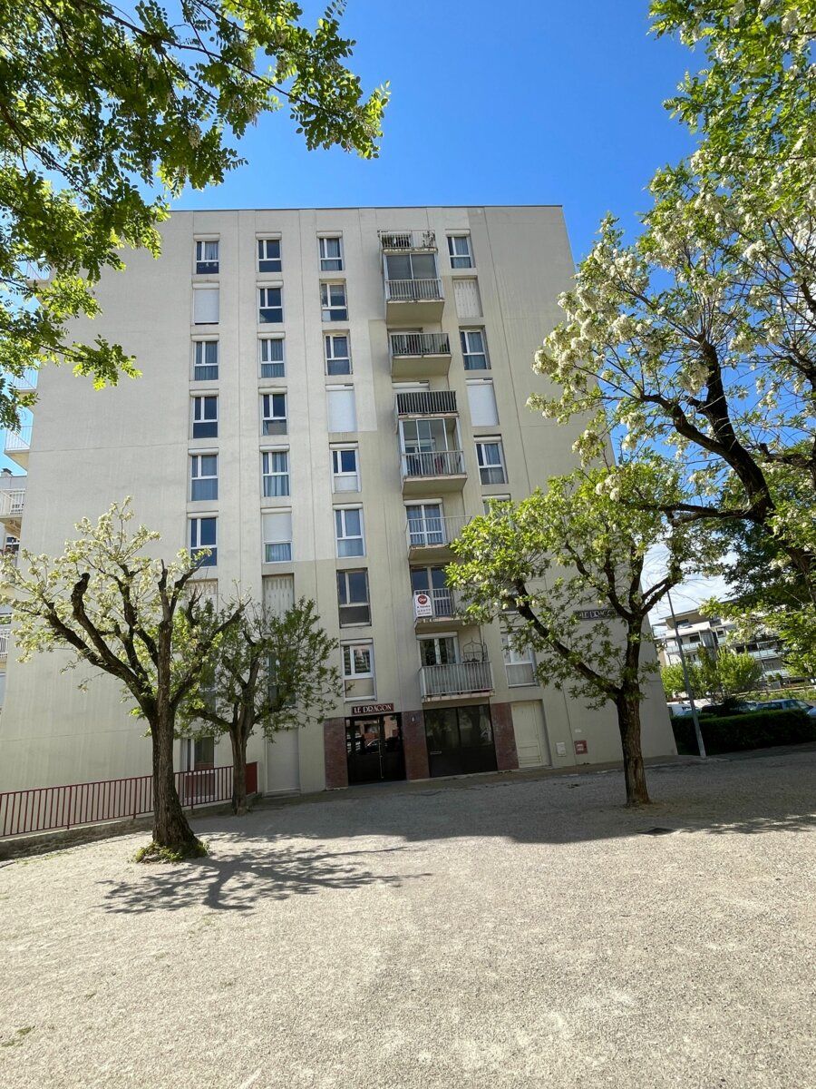 Appartement à vendre 3 82m2 à Romans-sur-Isère vignette-1