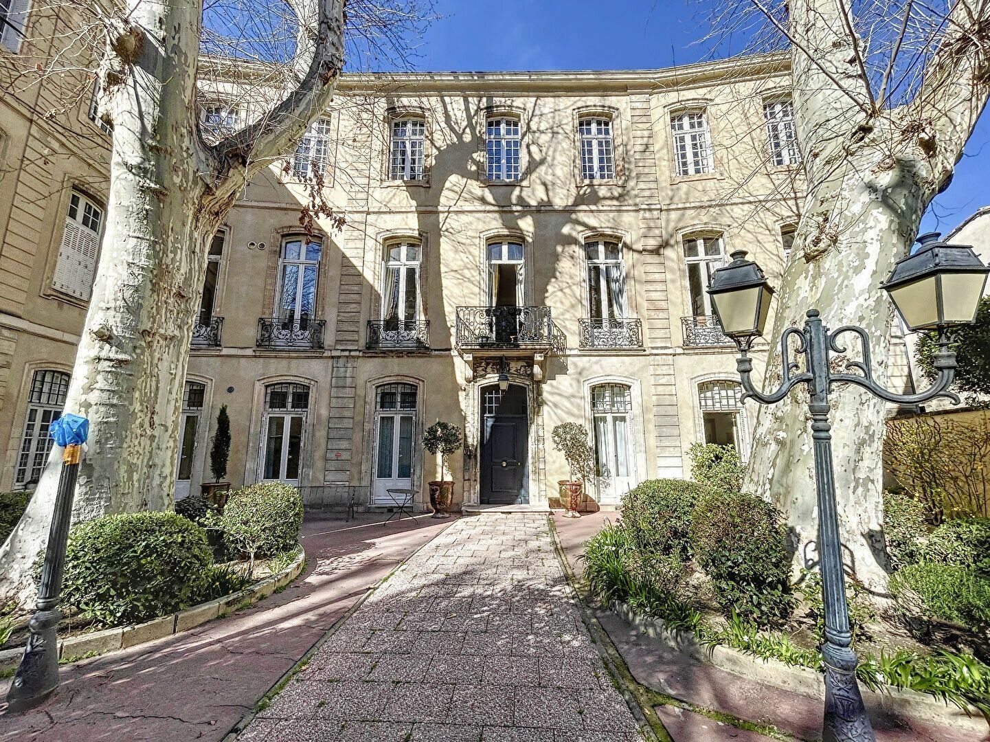 Appartement à vendre 5 177m2 à Avignon vignette-1